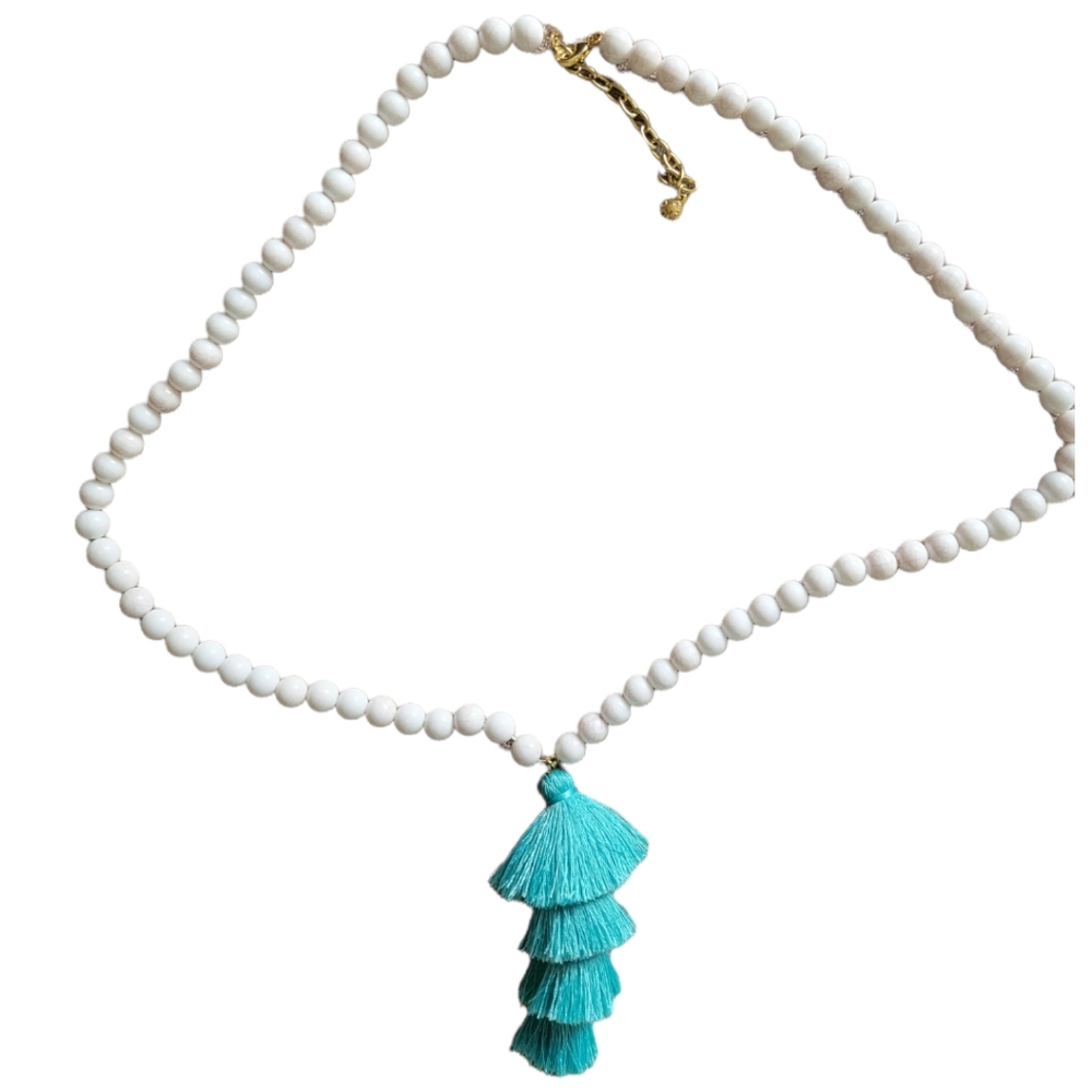 BAUBLE BAR | WHITE BEADED NECKLACE WITH TURQUOISE TASSLE